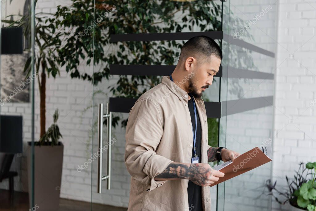 Porta in vetro per ufficio realizzata su misura