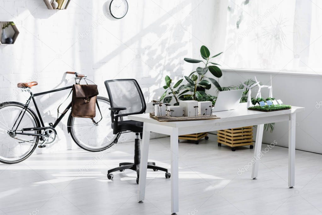 Rivestimenti murali decorativi in ufficio moderno
